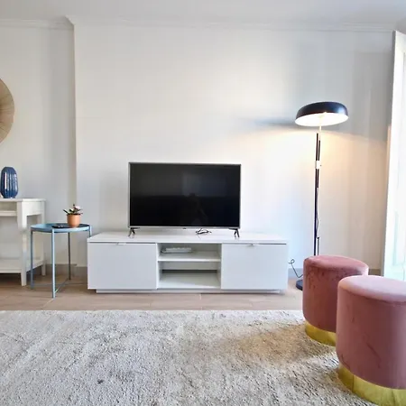 Akicity Mouraria Sun Apartment