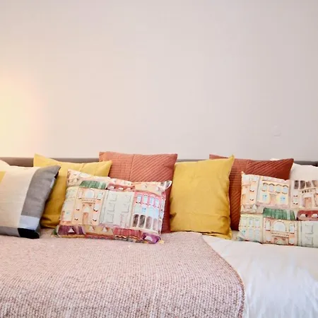 Apartment Akicity Mouraria Sun *